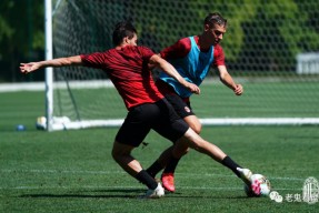 美高梅澳门官网-亚特兰大发布备战花絮，窗口期防线松动，法国杯任务艰巨，阵容厚度经受考验