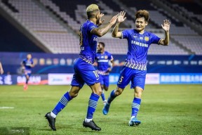 美高梅网页版-赛地聚焦：中超加时末段热度飙升；法兰克福官宣签约；引发热议；细节决定成败