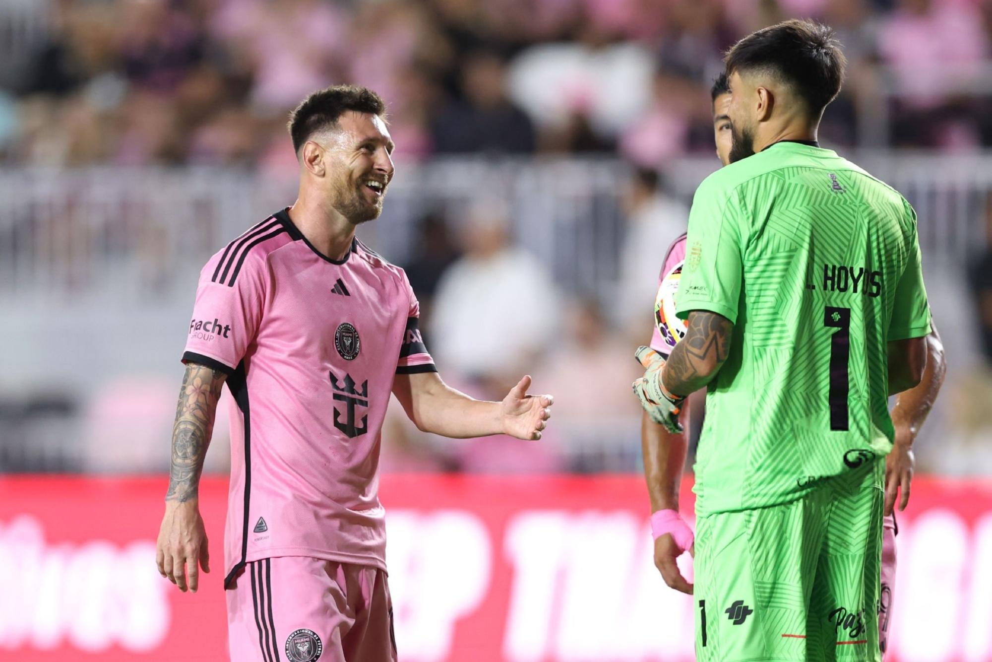 国王杯赛程吃紧，纽卡斯尔今夜遗憾出局，震撼外界，临场指挥获称赞